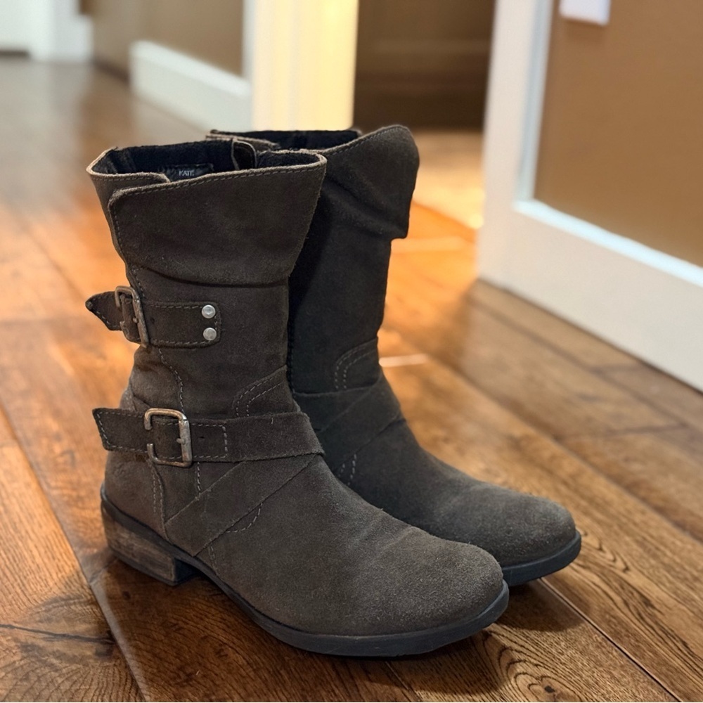 Artisan ‘Kate’ Suede Moto Biker Boots in Charcoal/Dark Taupe Made in Portugal. - Picture 1 of 15